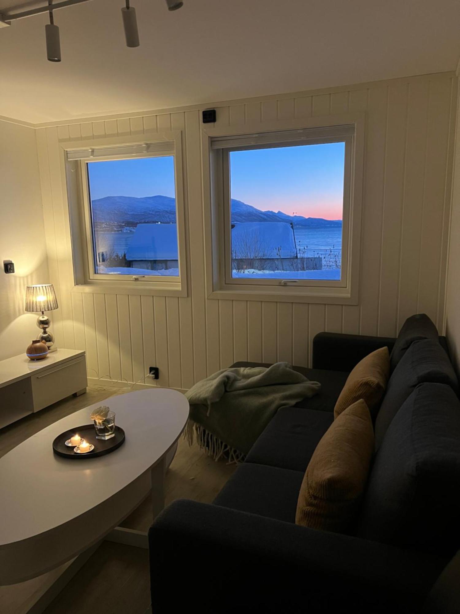 Modern Apartment In Scenic Kvaloya Amazing View Tromsø Extérieur photo