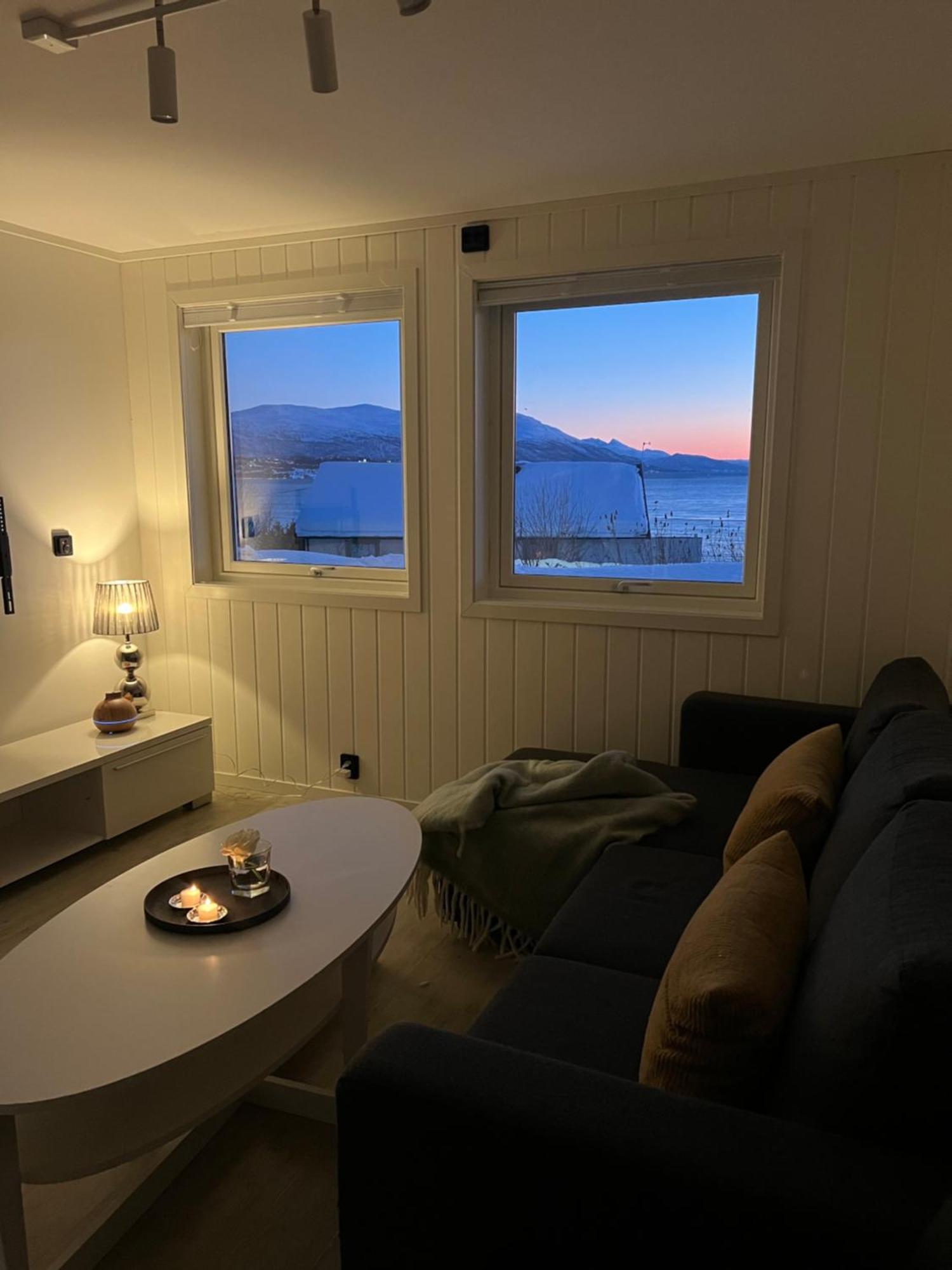 Modern Apartment In Scenic Kvaloya Amazing View Tromsø Extérieur photo
